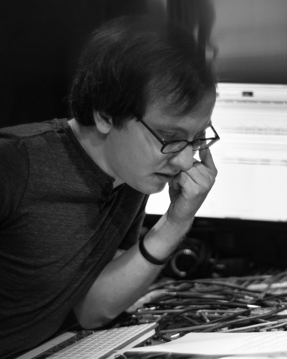 Alexander Verbitskiy at the console during a session